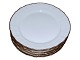 White curved with gold edge
Salad plate 20.2 cm.