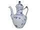 Blue Fluted Plain
Small coffee pot from 1898-1923